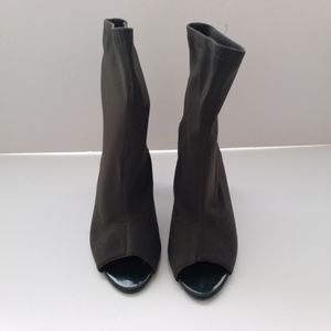 Cape Robbin Olive Green Connie Open Toe and Back Ankle Booties Size 10